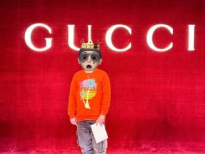 Gucci彩虹男孩2024视频—Gucci 彩虹男孩 2024 视频：时尚与多元性的融合