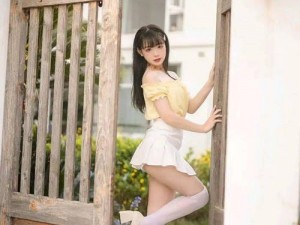 白丝美女被XXXwww(白丝美女被绑架后竟惨遭......)